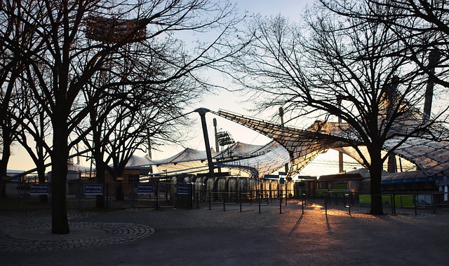 通过高速的 通过高速的