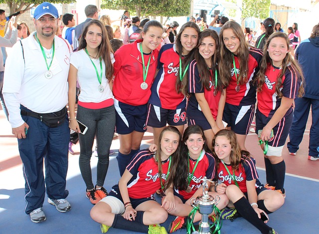 力與引援策 力與引援策